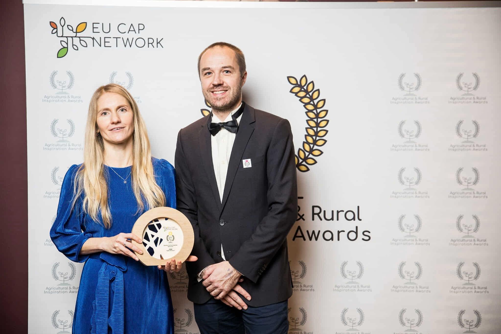 Eesti teadlased Euroopa Liidu teadusauhinnaga fotoseina ees